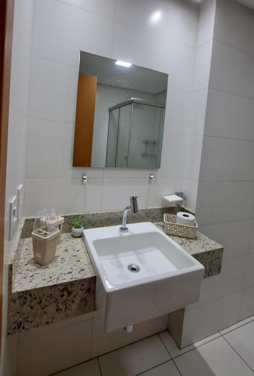 Lounge 22 Praca Do Sol Tamandare Shopping Bouganville Jotas Bartolomeu Cartorio Artiaga Hospital Do Coracao Annis Rassi Ibis Holliday Rua 9 Feira Da Lua Bodytech Marista Madalena Bahrem Nord23 Pao De Acucar Alameda Das Rosas Zoologico Goiânia Exterior foto